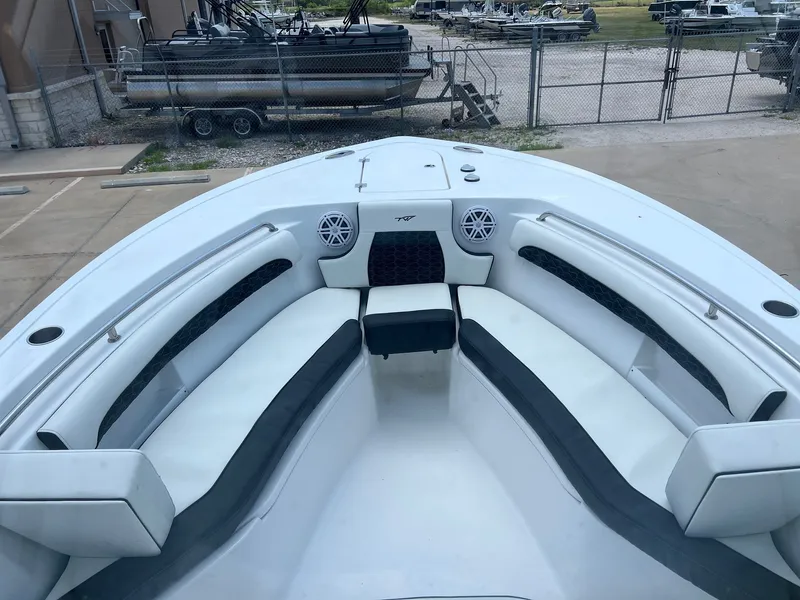 Slide: The Image of Tidewater 232 LXF 2025 - 16