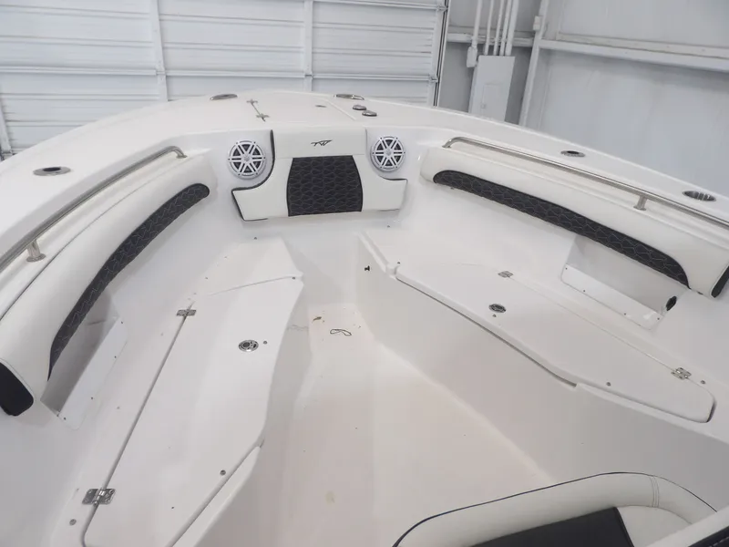 Slide: The Image of Tidewater 232 LXF 2025 - 15