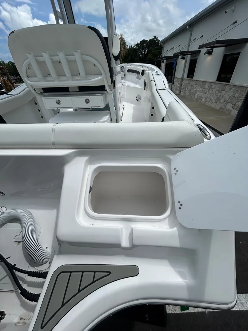 Slide: The Image of Tidewater 232 LXF 2025 - 10