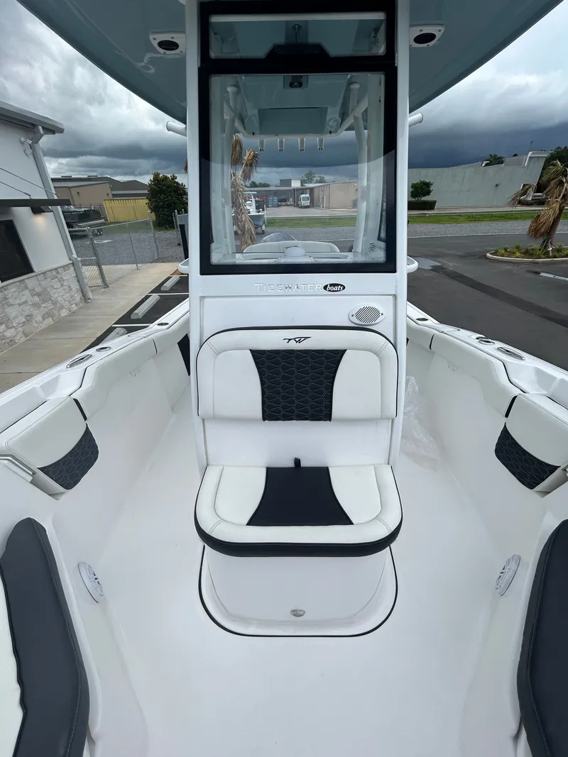 Slide: The Image of Tidewater 232 LXF 2025 - 24