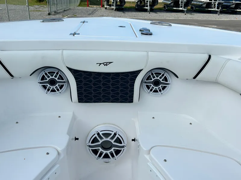 Slide: The Image of Tidewater 256 CC Adventure 2025 - 19