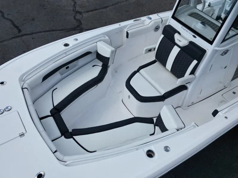 Slide: The Image of Tidewater 256 LXF 2025 - 9