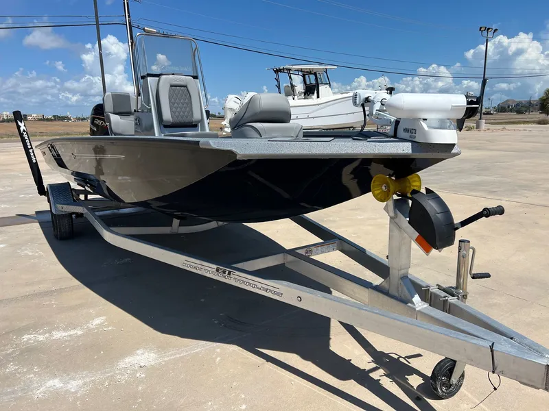 Slide: The Image of Xpress H20B Bay 2025 - 7