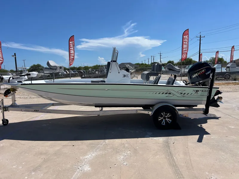 The Image of Xpress H20B Bay 2025 - 1