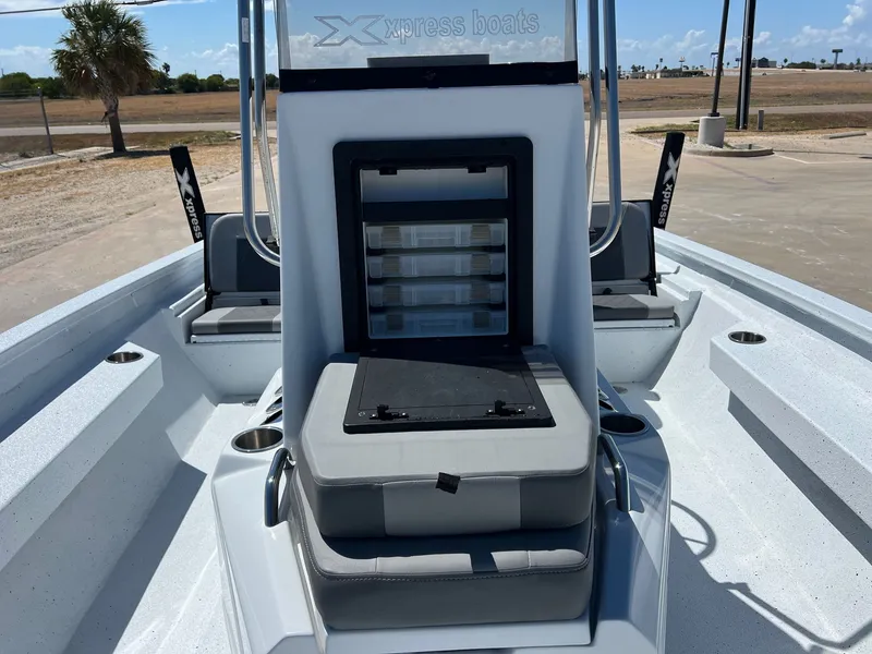 Slide: The Image of Xpress H20B Bay 2025 - 15