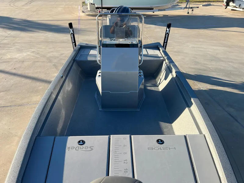 Slide: The Image of Xpress H210B Bay 2025 - 21