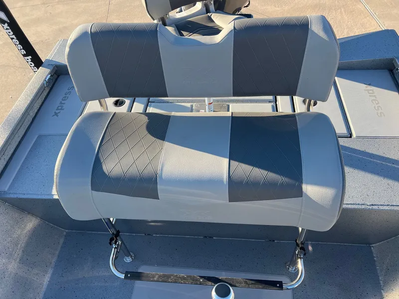 Slide: The Image of Xpress H210B Bay 2025 - 27