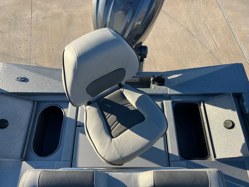 Slide: The Image of Xpress H210B Bay 2025 - 30