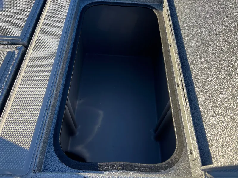 Slide: The Image of Xpress H210B Bay 2025 - 31