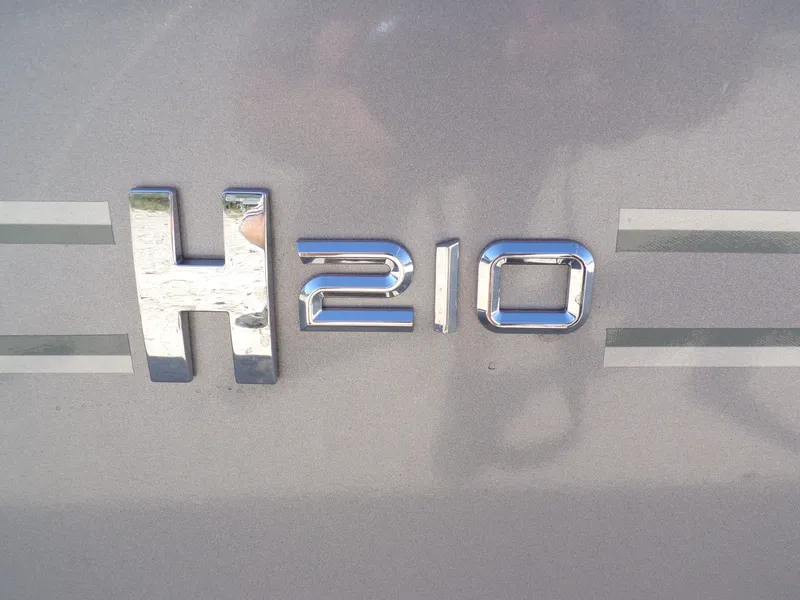 Slide: The Image of Xpress H210B Bay 2025 - 30