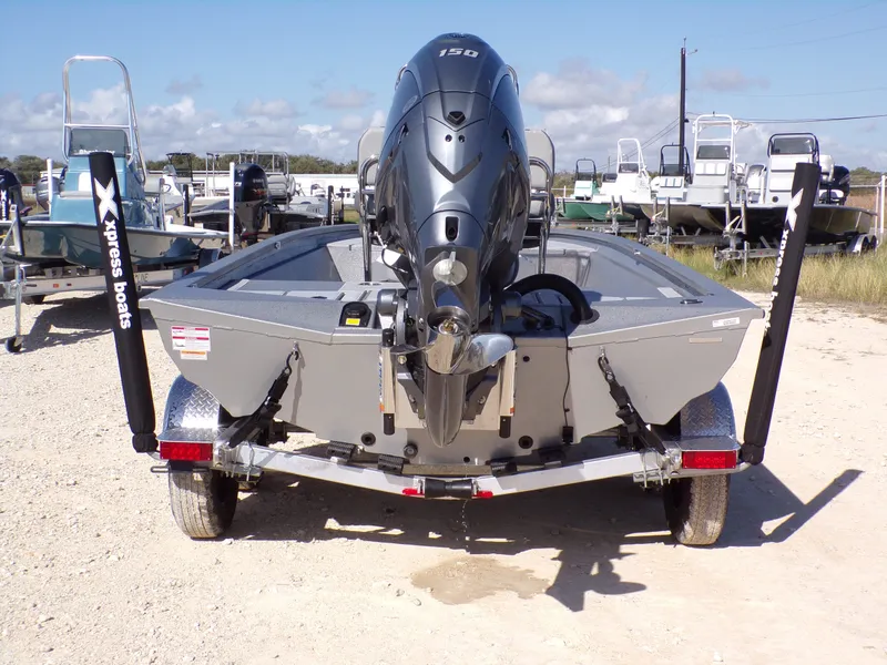 Slide: The Image of Xpress H210B Bay 2025 - 9