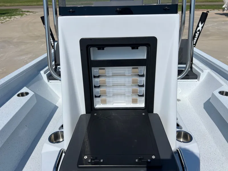 Slide: The Image of Xpress H22B Bay 2026 - 22