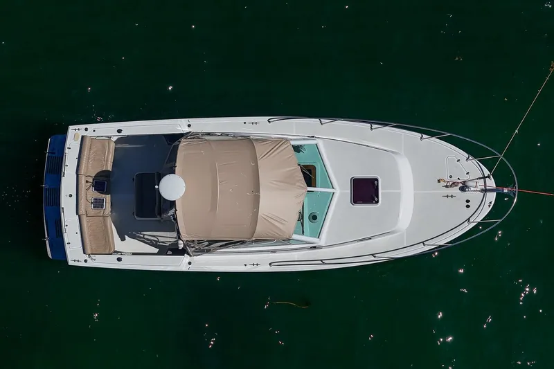 Slide: The Image of Aerial view of 2005 Hunt Yachts Surfhunter 29 on calm water. - 6