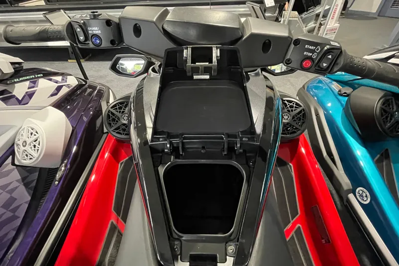 Slide: The Image of 2026 Yamaha WaveRunner FX Cruiser HO dashboard and storage compartment. - 5