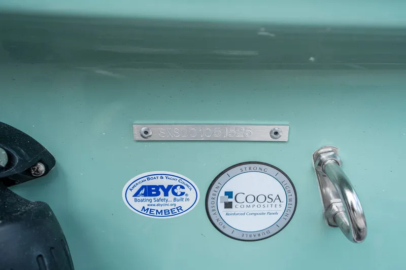 Slide: The Image of Sea Hunt Ultra 235 SE 2026 - 25