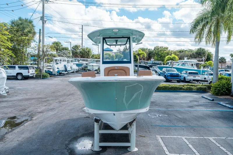 Slide: The Image of Sea Hunt Ultra 235 SE 2026 - 7