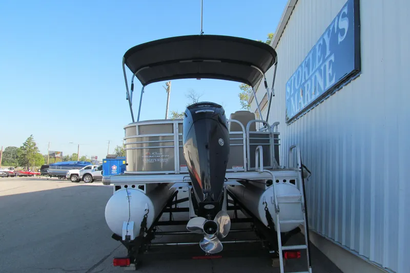 Slide: The Image of 2022 Sun Tracker Party Barge 20 DLX pontoon boat at Stokley's Marine. - 4