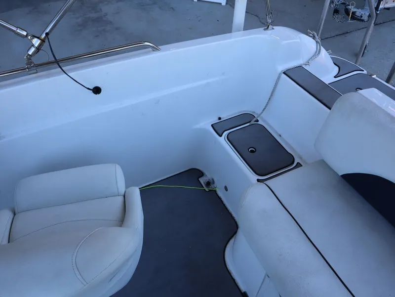 Slide: The Image of Hurricane SUNDECK SPORT SS 201 OB 2014 - 11