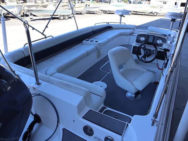 Slide: The Image of Hurricane SUNDECK SPORT SS 201 OB 2014 - 7