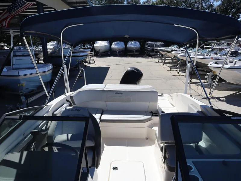 Slide: The Image of Sea Ray SPX 210 Outboard 2020 - 16