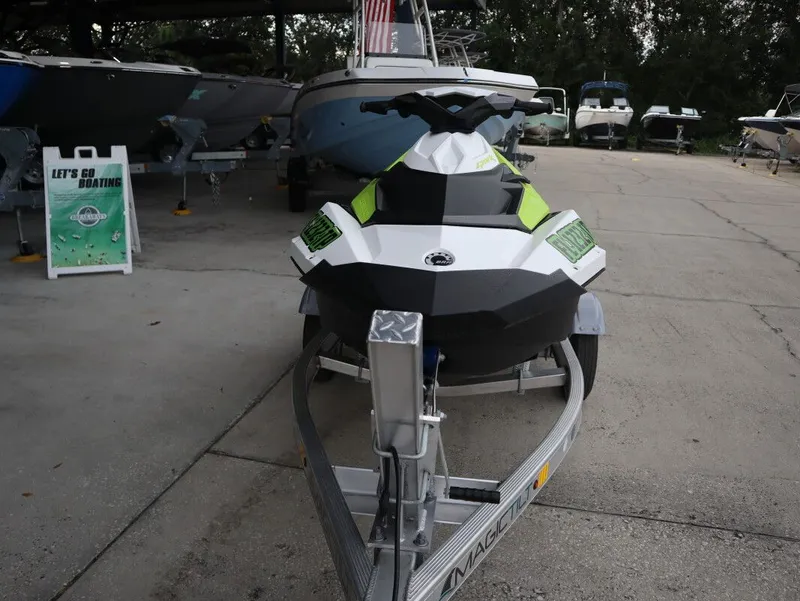 Slide: The Image of Sea-Doo SPARK 3-UP 2023 - 4