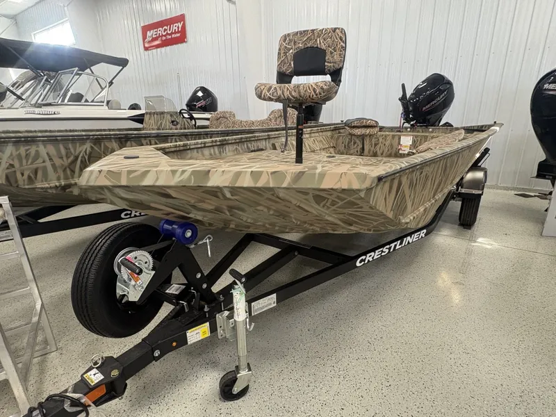 Slide: The Image of Crestliner 1760 RETREIVER DELUXE TILLER 2026 - 3