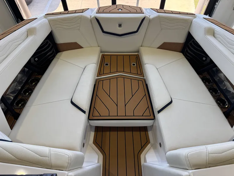 Slide: The Image of Nautique Super Air Nautique G23 2025 - 17