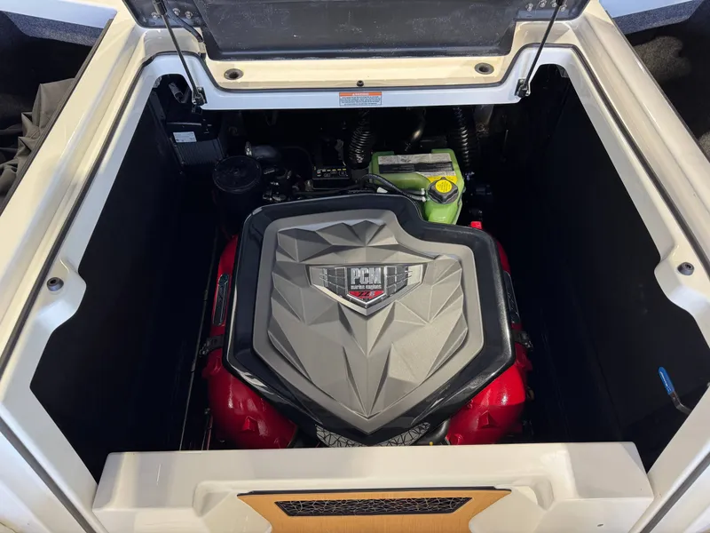 Slide: The Image of Nautique Super Air Nautique G23 2025 - 28