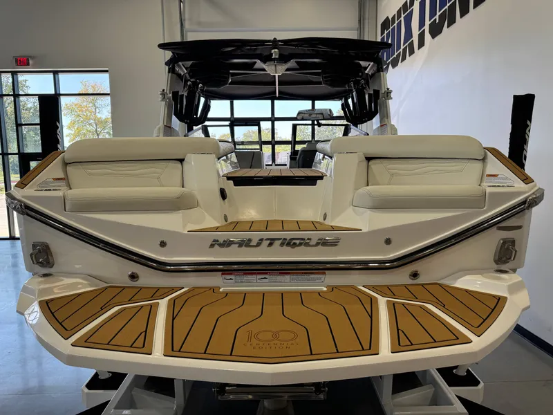 Slide: The Image of Nautique Super Air Nautique G23 2025 - 8