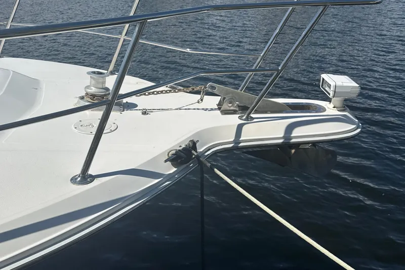 Slide: The Image of Bow of 1995 Sea Ray 500 Sundancer yacht with anchor and railing. - 6