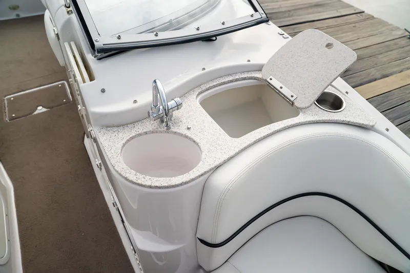 Slide: The Image of Four Winns Fun Ship F244 BR 2008 - 12