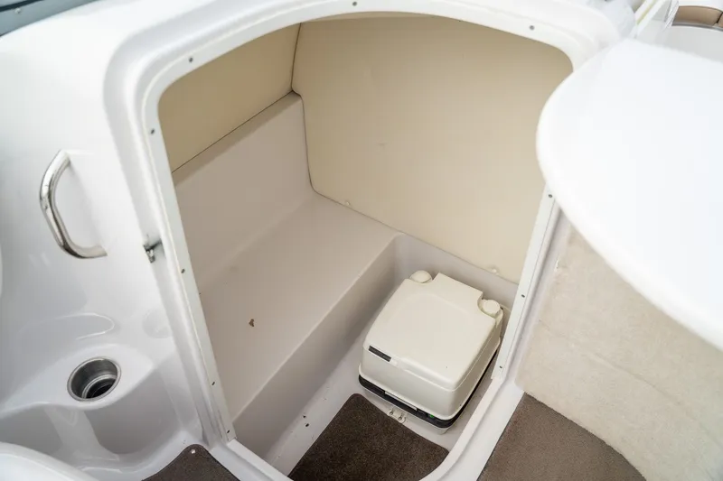 Slide: The Image of Four Winns Fun Ship F244 BR 2008 - 17