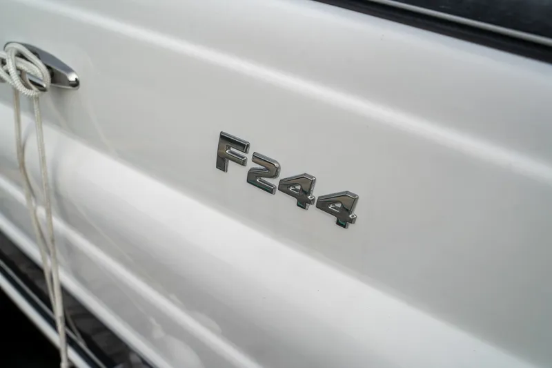 Slide: The Image of Four Winns Fun Ship F244 BR 2008 - 3