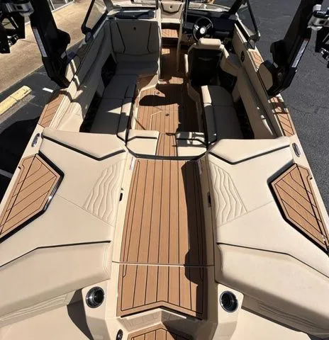Slide: The Image of Nautique Super Air Nautique G23 2026 - 9
