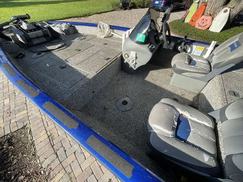 Slide: The Image of Tracker Pro Team 2015 - 2