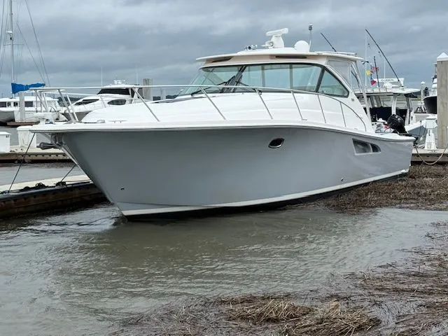 The Image of Tiara 4300 Open 2013 - 0