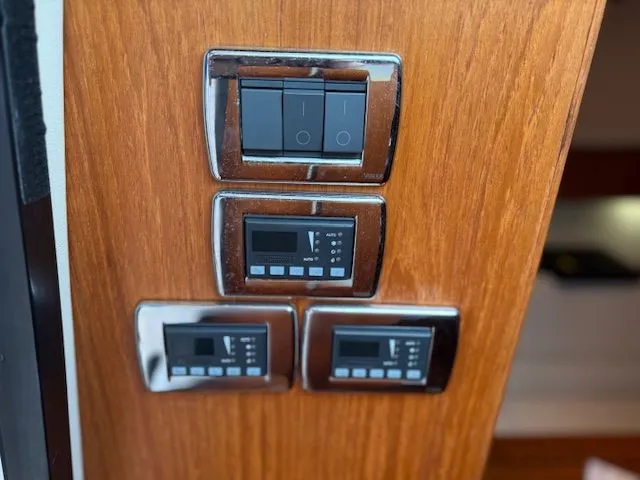 Slide: The Image of 3 - HVAC Unit controls IMG_1536.jpg - 16