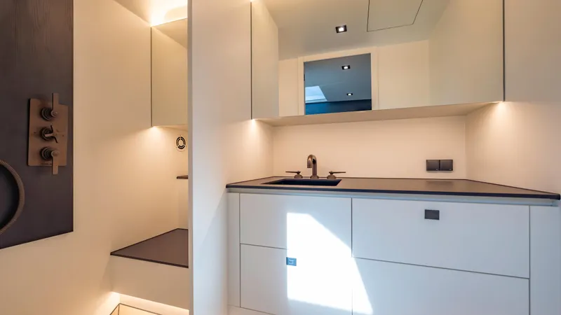 Slide: The Image of Vanquish VQ45 2023 - 52