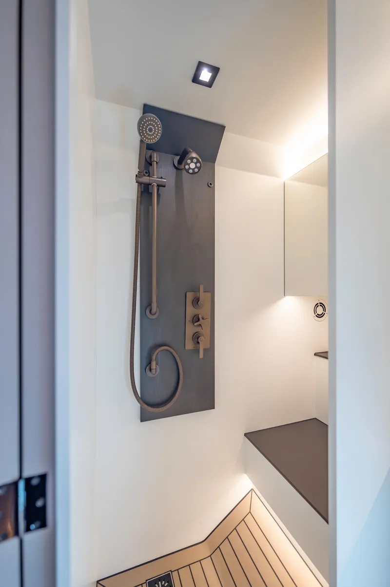 Slide: The Image of Vanquish VQ45 2023 - 54