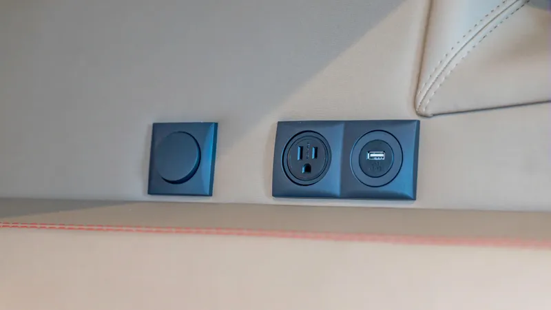 Slide: The Image of Vanquish VQ45 2023 - 63