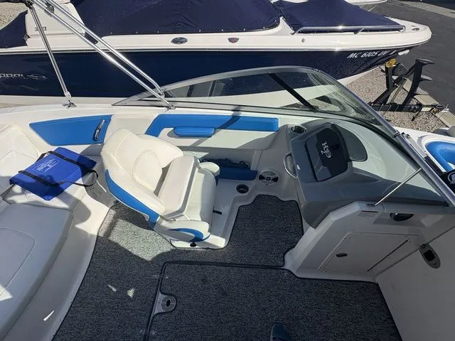 Slide: The Image of Chaparral 21 H2O Sport 2018 - 4