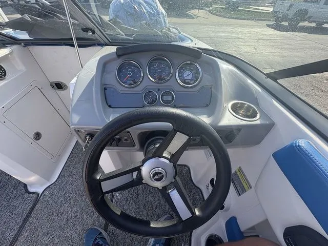 Slide: The Image of Chaparral 21 H2O Sport 2018 - 8