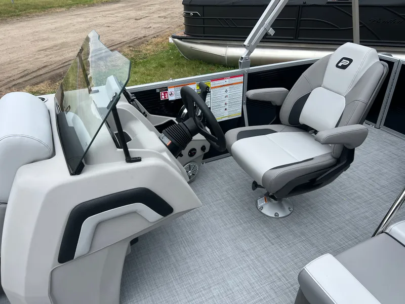 Slide: The Image of Princecraft Vectra 23 RL 2026 - 11