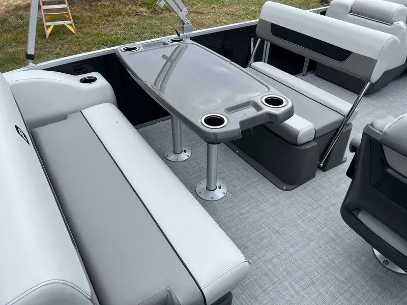 Slide: The Image of Princecraft Vectra 23 RL 2026 - 15