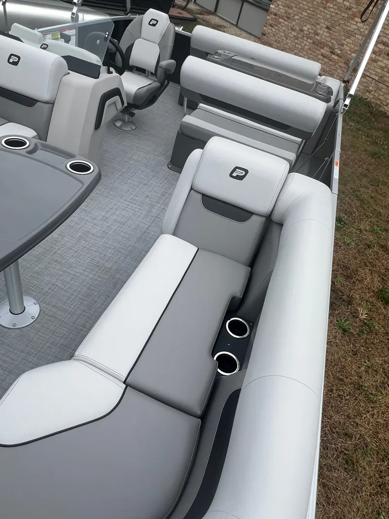 Slide: The Image of Princecraft Vectra 23 RL 2026 - 17