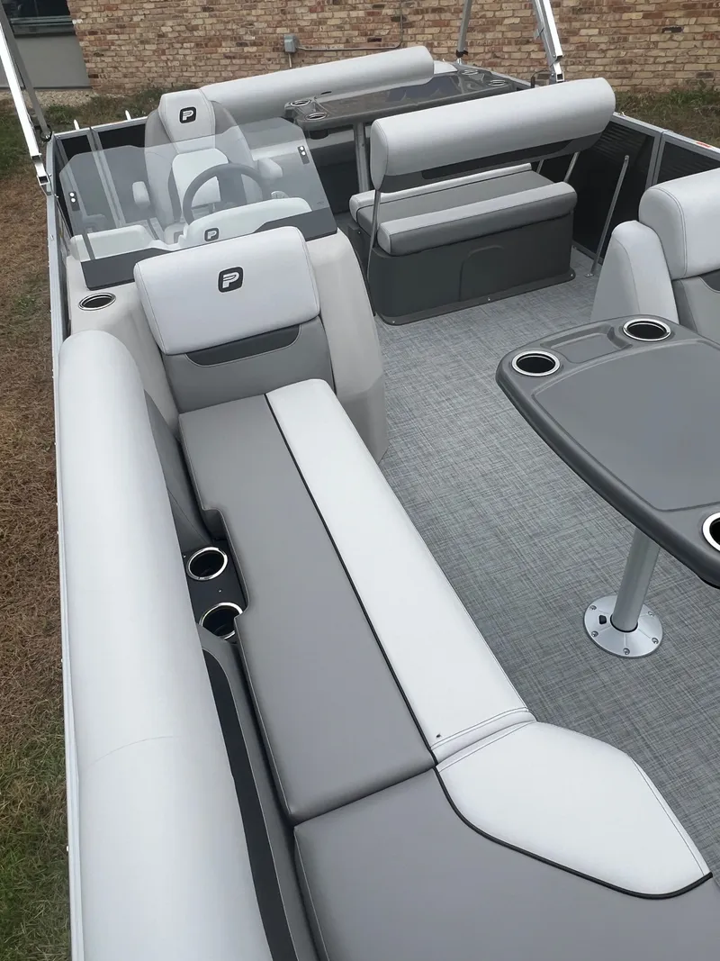 Slide: The Image of Princecraft Vectra 23 RL 2026 - 18