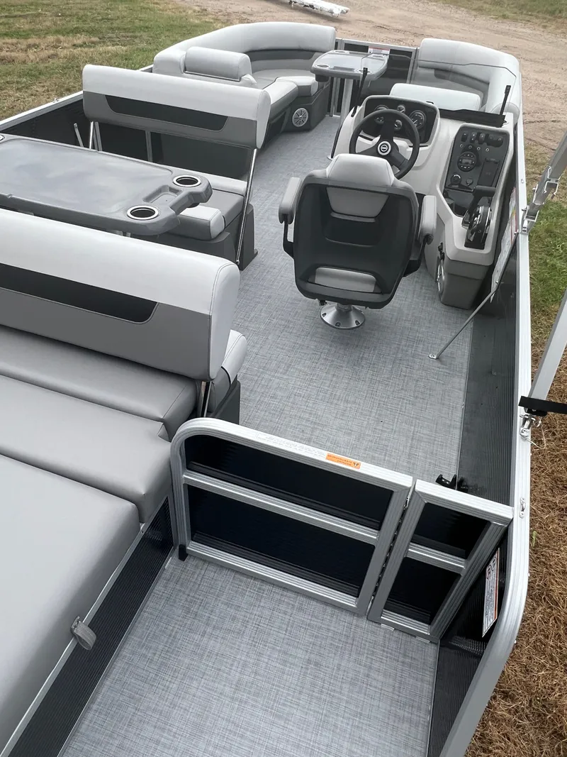 Slide: The Image of Princecraft Vectra 23 RL 2026 - 19