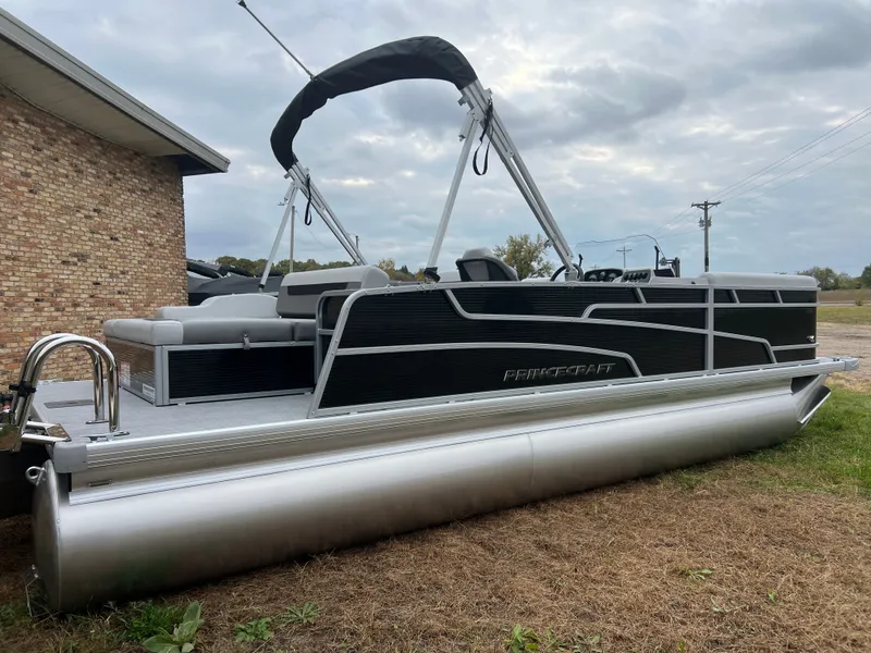 Slide: The Image of Princecraft Vectra 23 RL 2026 - 24