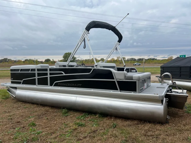 Slide: The Image of Princecraft Vectra 23 RL 2026 - 27