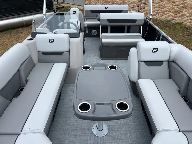 Slide: The Image of Princecraft Vectra 23 RL 2026 - 5